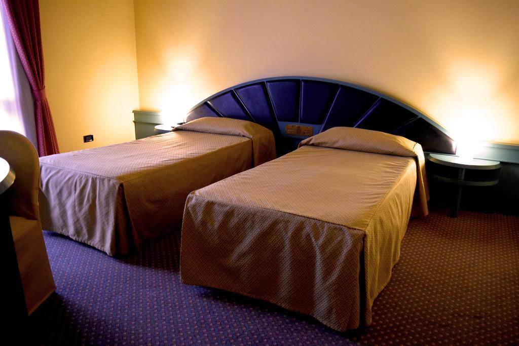 Antica Postumia Hotel Vedelago  Buitenkant foto