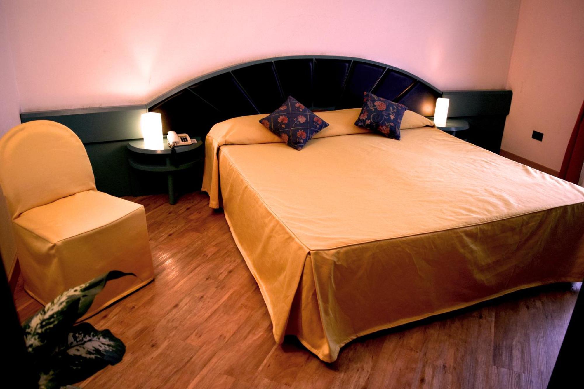 Antica Postumia Hotel Vedelago  Buitenkant foto